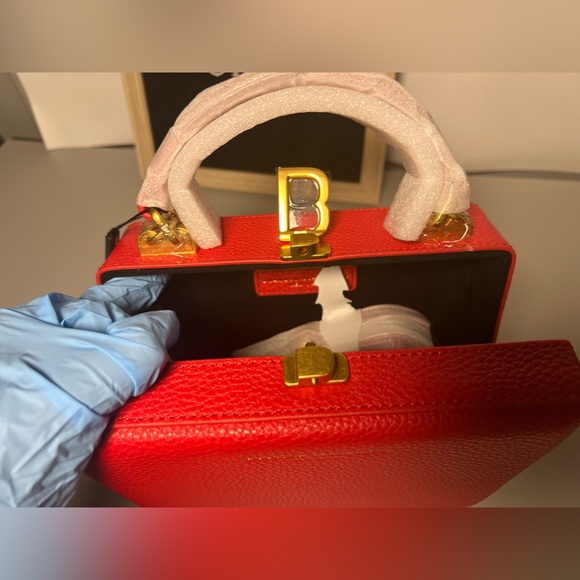 Brandon Blackwood standard trunk with Brass Hardware - Picture 4 of 5